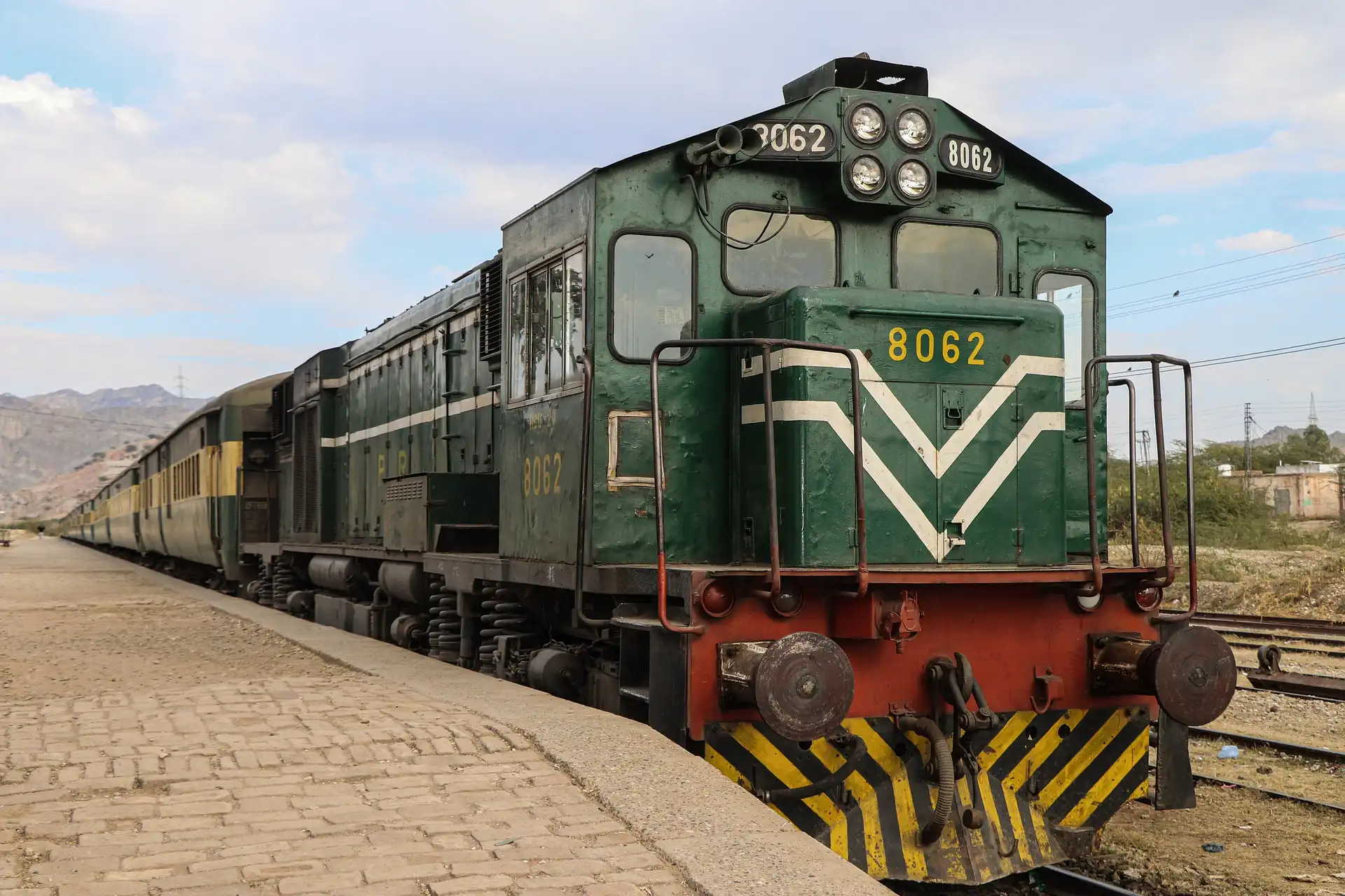 Pakistan Railway To Procure Passenger Coaches High Capacity Wagons