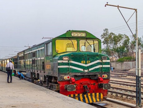 Karachi –Peshawar Train Service Will Start From 1st October