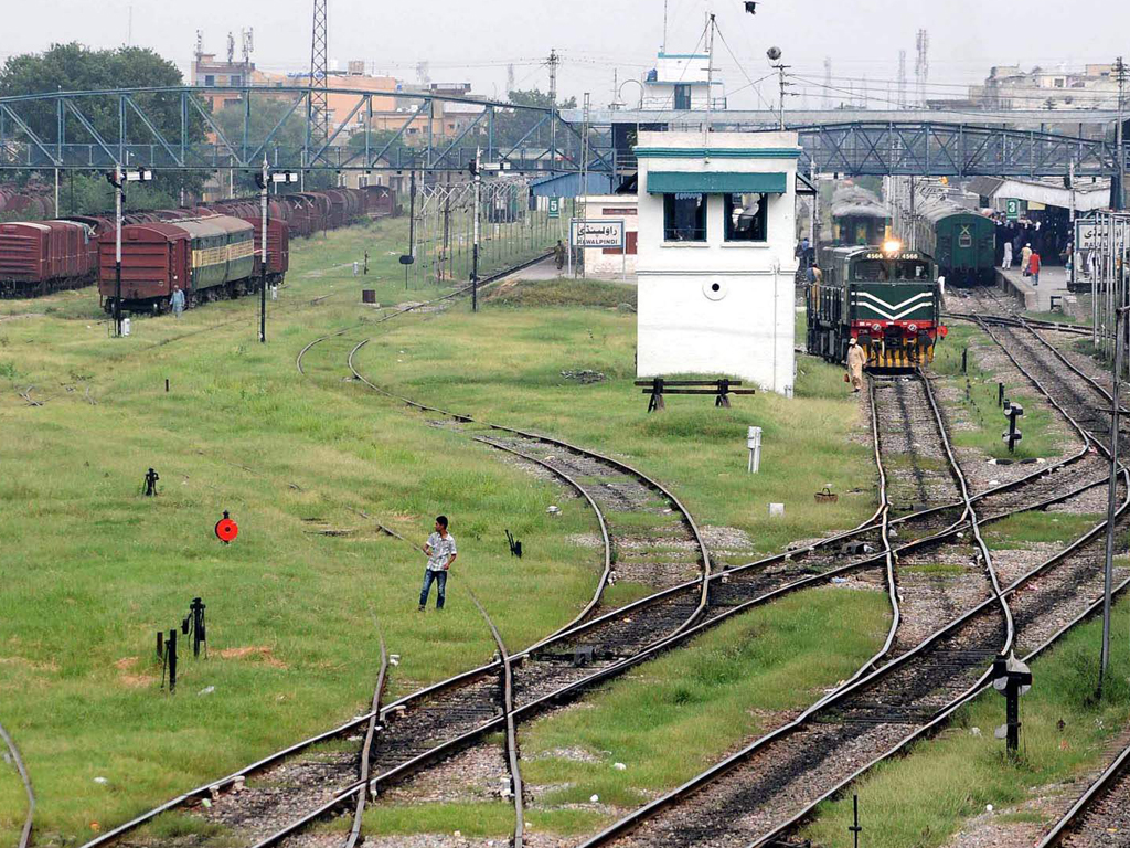Chinese Organization Contacted For Restore of Rohri-Karachi Railway Track
