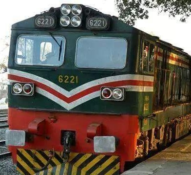Multan To Lahore Trains Timings Fare