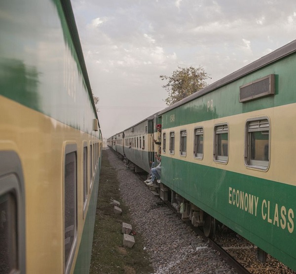 Pakistan Railway To Install CCTV Cameras In Trains