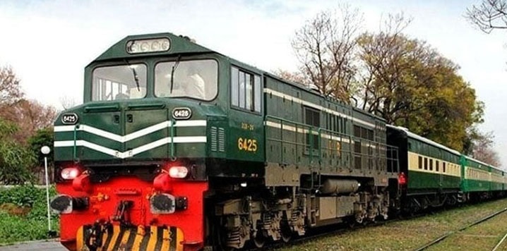 Pakistan Railways Decides To Resume Fareed Express Operations