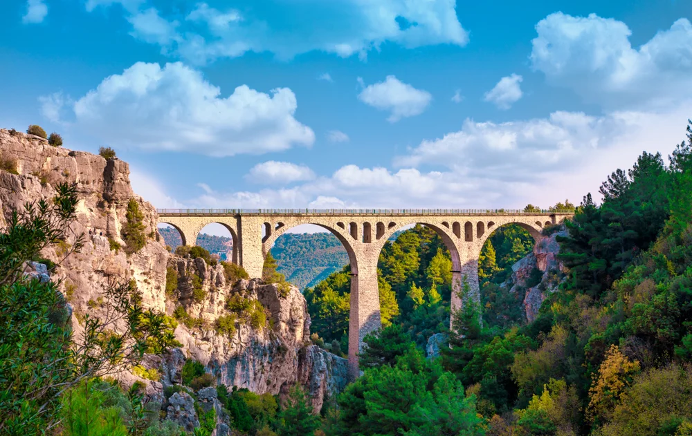 UK government backs high-speed electrified rail in Southern Turkey