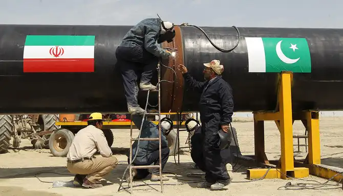 Pakistan asks Iran to suspend gas obligations